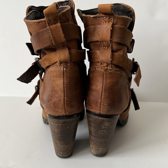 Steve Madden Brown Leather Heeled Yale Moto Buckle Distressed Ankle Boots Size 7 - Picture 4 of 10